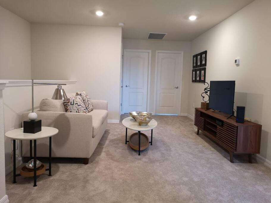 Villa Davenport! Near Disney! Private Pool - 5bth *